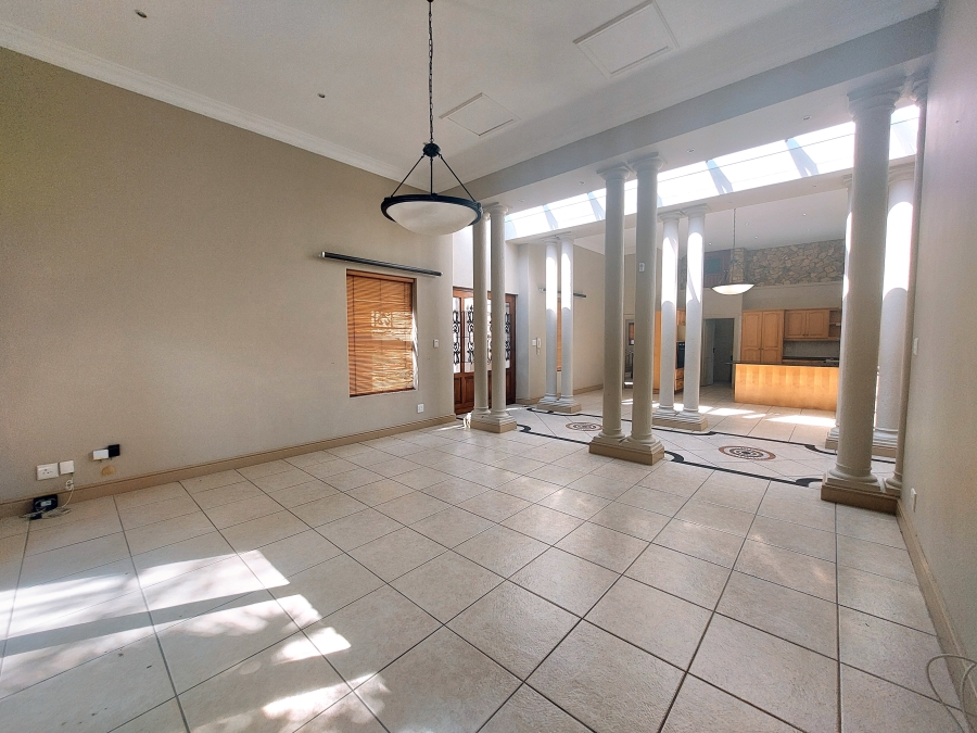 4 Bedroom Property for Sale in Panorama Western Cape